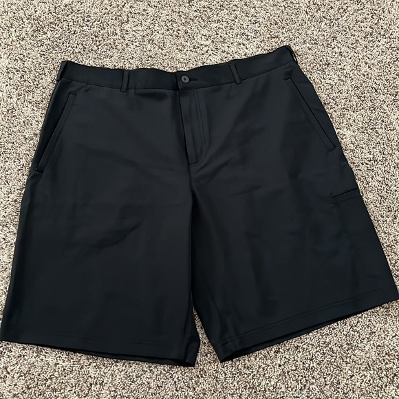 Size 38 black Nike Golf shorts. - Picture 2 of 4